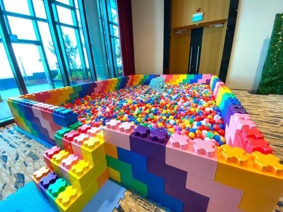 Large Ball Pit