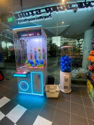Glass Claw Machine