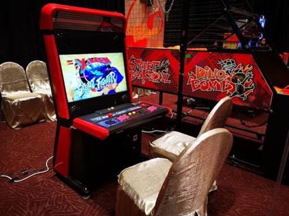 90s Retro Video Arcade Machine