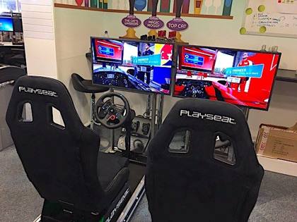 F1 Simulator (One Screen)